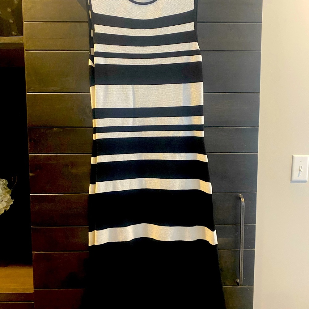 Whit House Black Market Dress